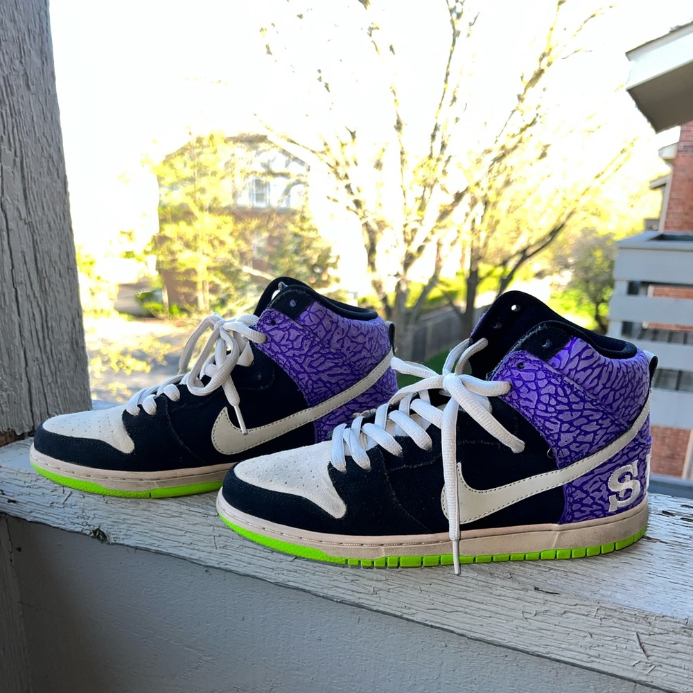 Nike Dunk High Premium SB “Send Help 2”